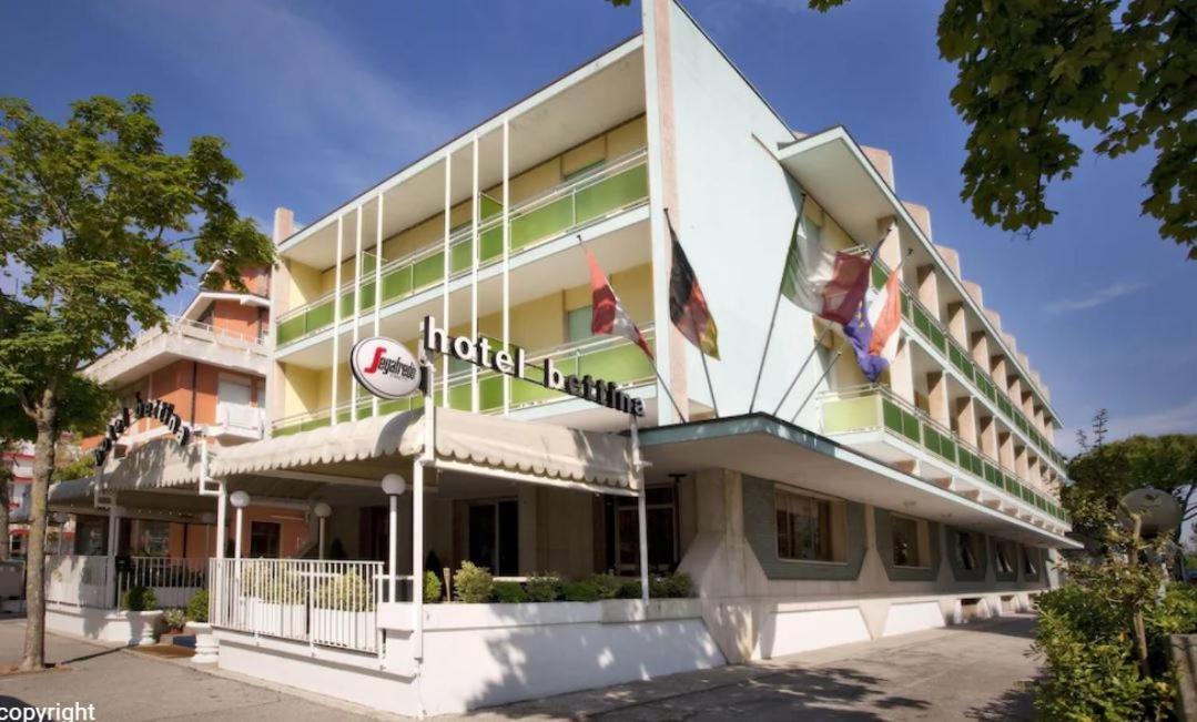 Hotel Bettina Lido di Jesolo Exterior photo
