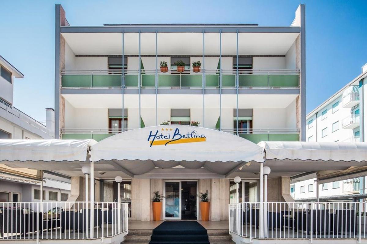 Hotel Bettina Lido di Jesolo Exterior photo