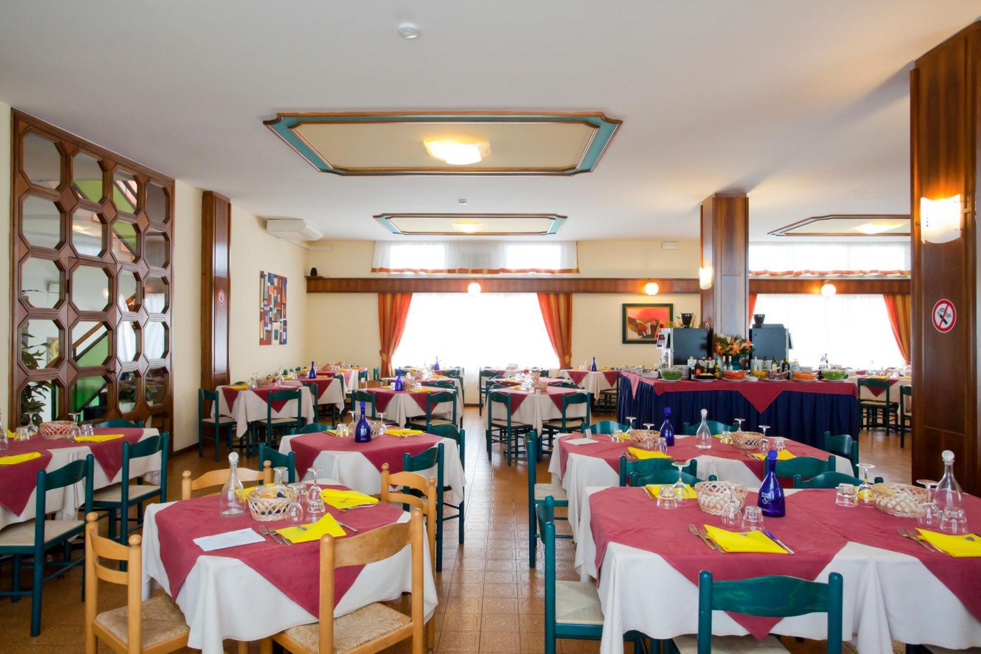 Hotel Bettina Lido di Jesolo Exterior photo