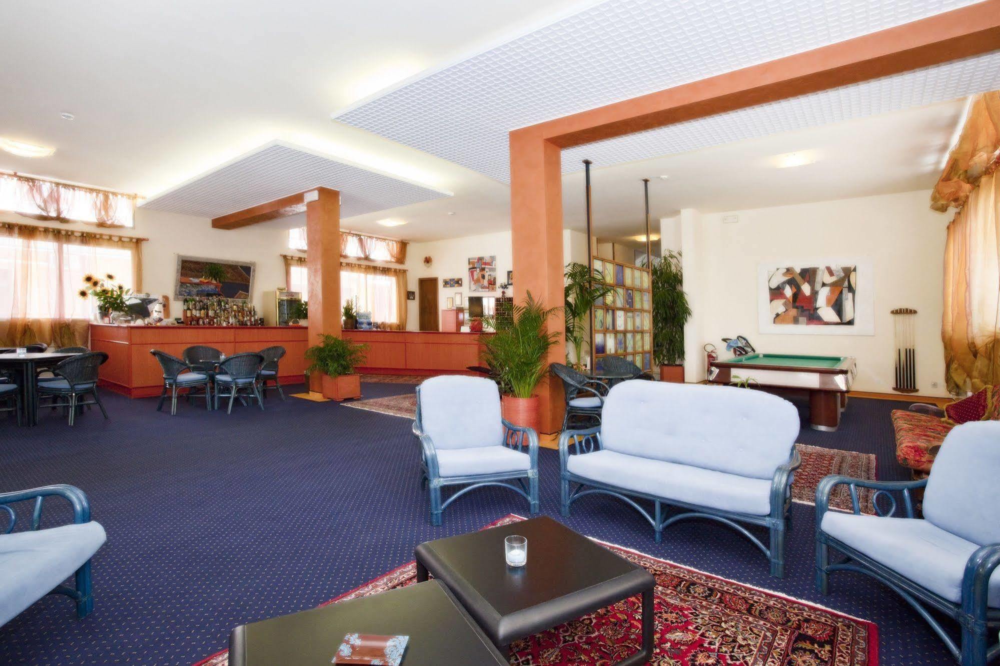 Hotel Bettina Lido di Jesolo Exterior photo